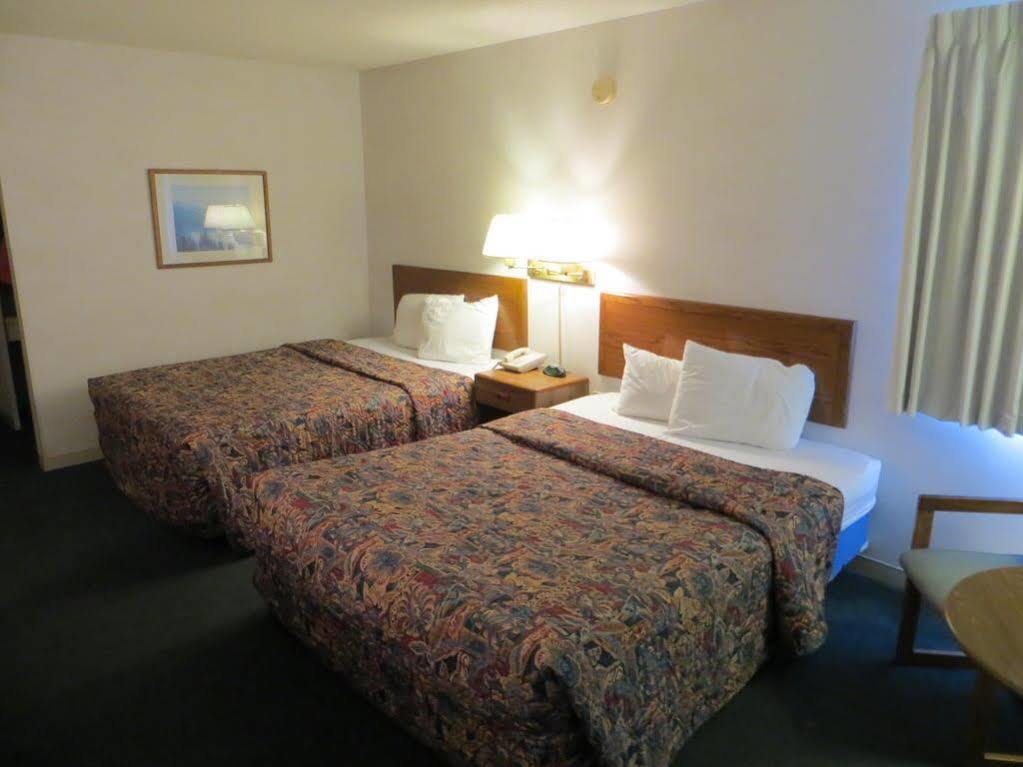 Waterfront Inn Mackinaw City Eksteriør bilde