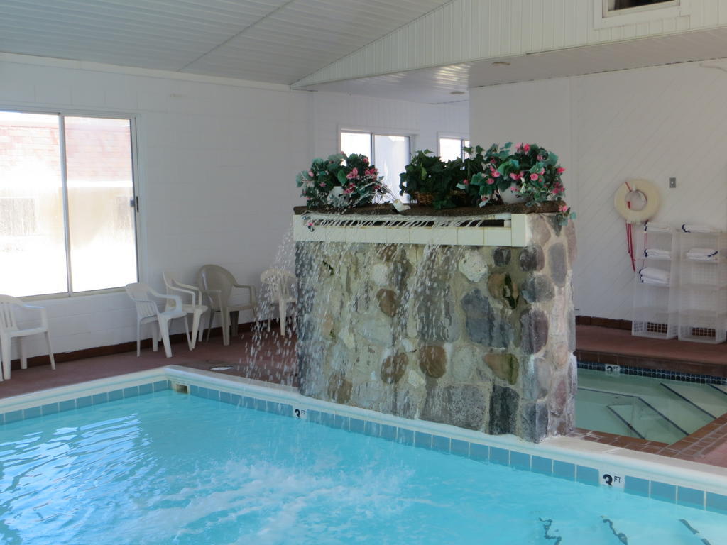 Waterfront Inn Mackinaw City Eksteriør bilde