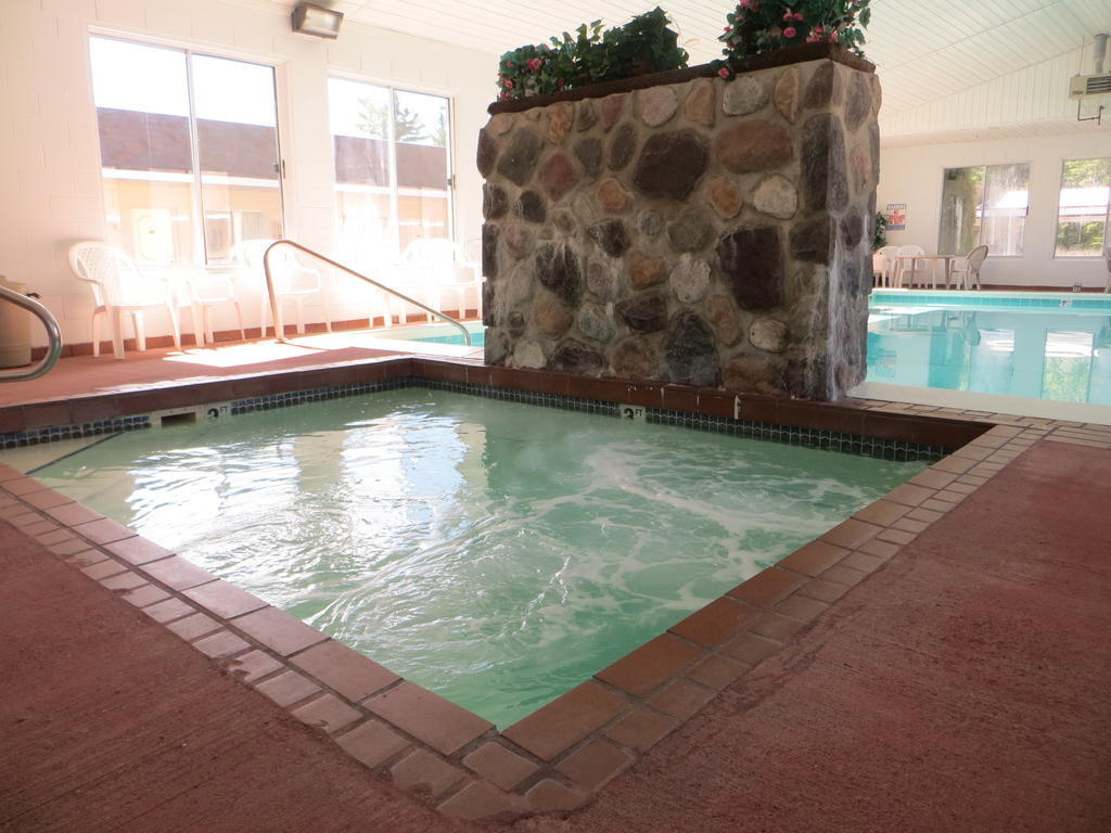 Waterfront Inn Mackinaw City Eksteriør bilde